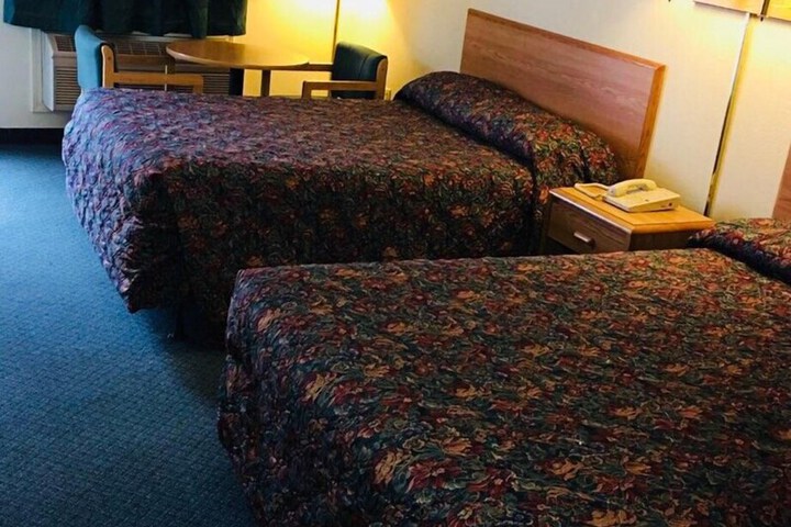 Room 18 of 28