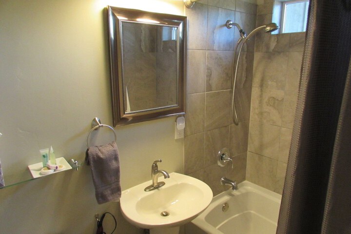 Friday Harbor Grand B & B