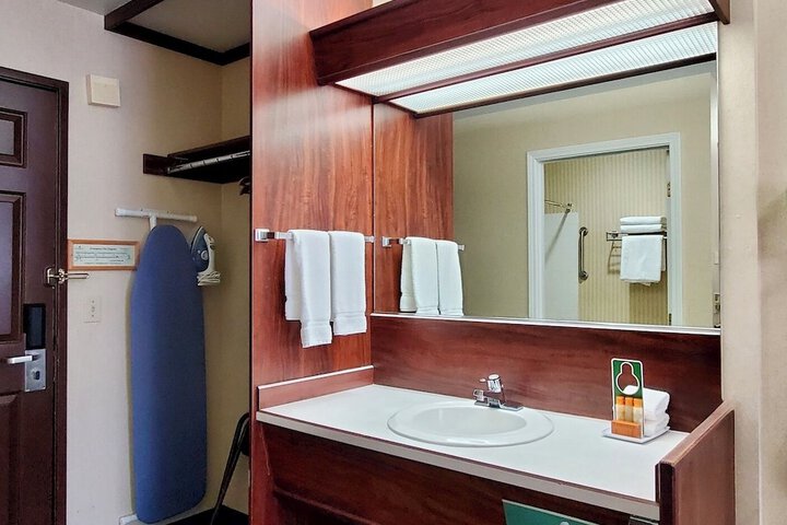 Rogue Regency Inn Medford Airport