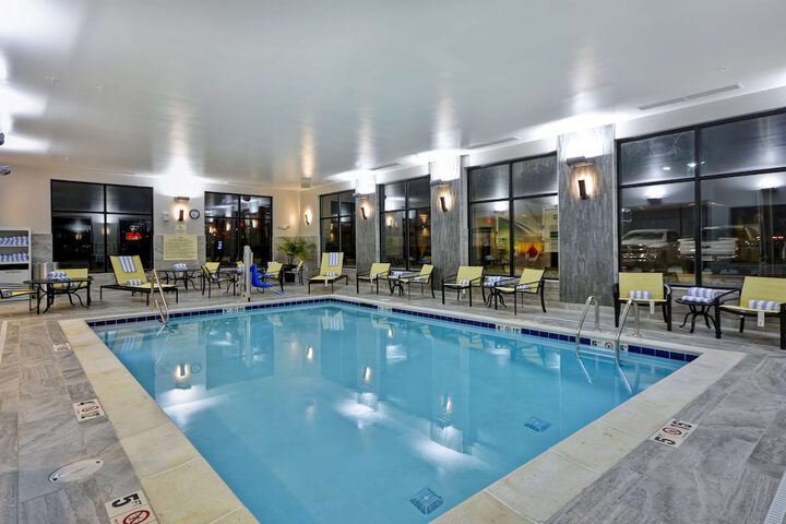 Hampton Inn & Suites Detroit / Warren