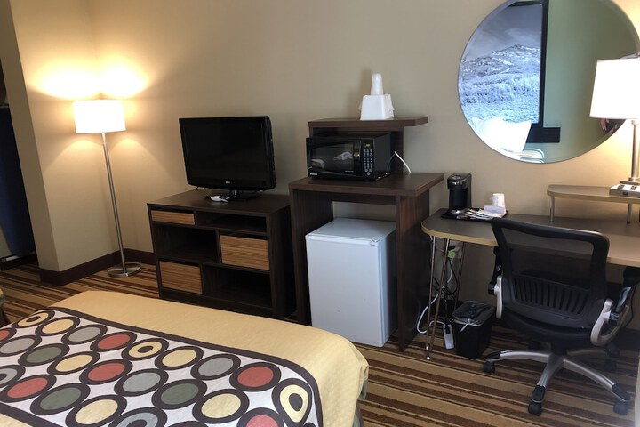 Super 8 by Wyndham S Jordan / Sandy/Slc Area