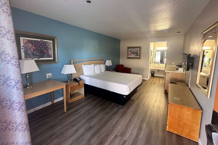 Room 6 of 22