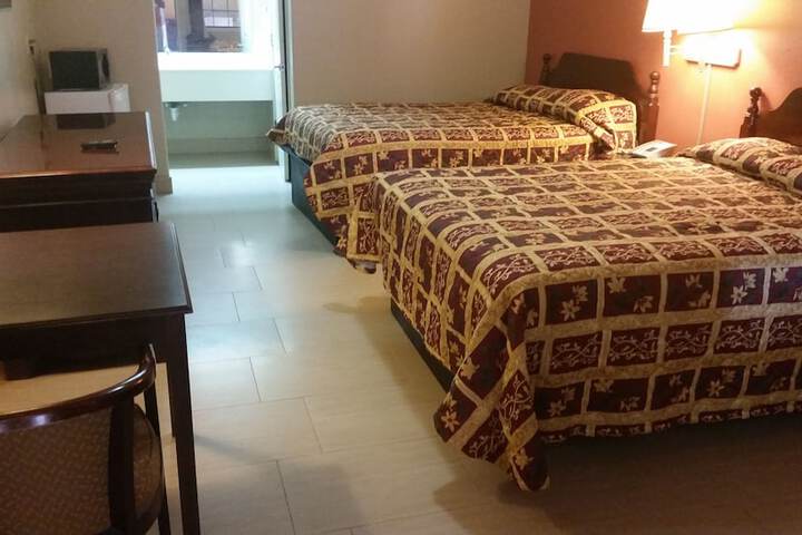 Room 10 of 29
