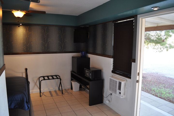 Room 33 of 124