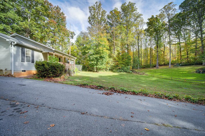 Candler Home w / Large Deck: Hike Bike & Unwind!