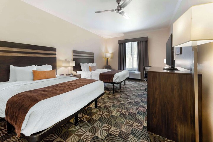 Room 30 of 43