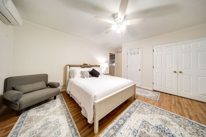 North Jackson Vacation Rental w / Wraparound Deck!