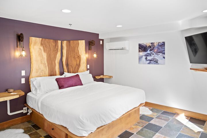 The Horton Hotel and Rooftop Lounge
