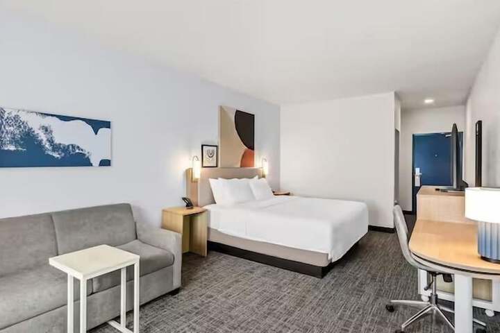 Spark by Hilton Stafford Sugar Land