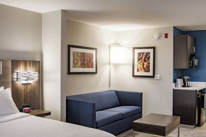 Room 13 of 45