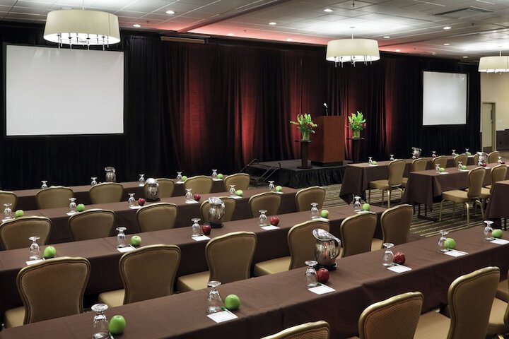 Holiday Inn Boston - Cambridge Area by IHG