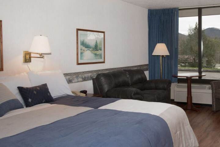 Highland Manor Inn