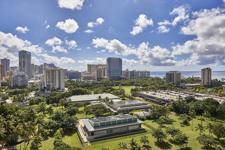 DoubleTree by Hilton Hotel Alana - Waikiki Beach