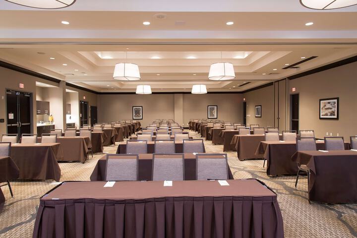 DoubleTree by Hilton Schenectady Downtown