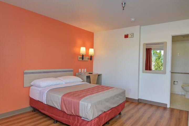 Room 15 of 26