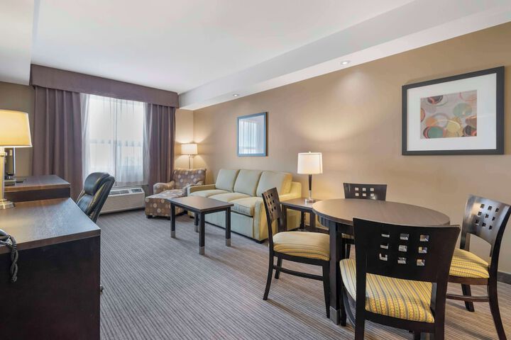 Room 36 of 40
