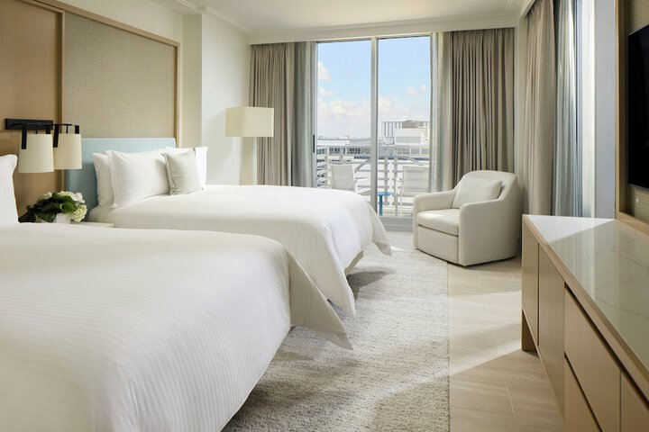 Loews Miami Beach Hotel – South Beach
