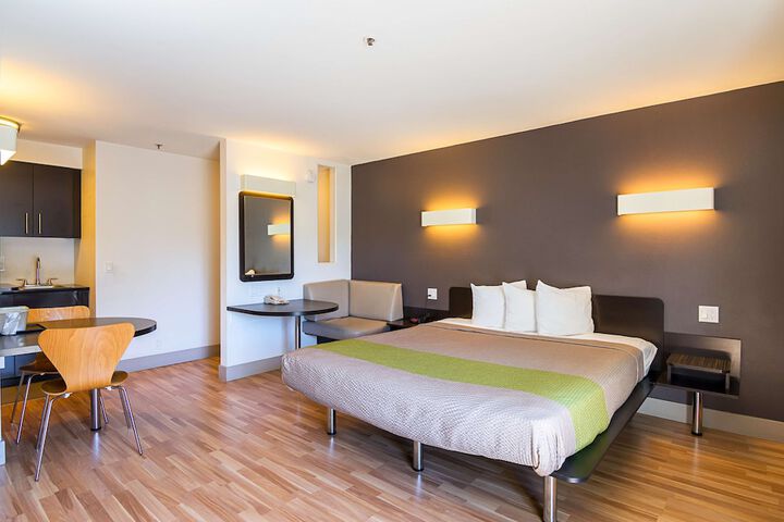 Room 20 of 39
