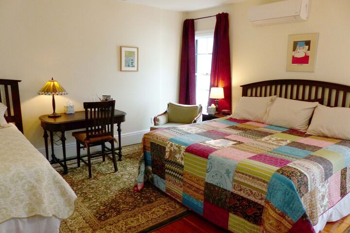 Davis Square Inn