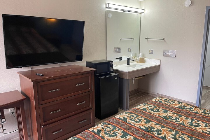 Room 7 of 10