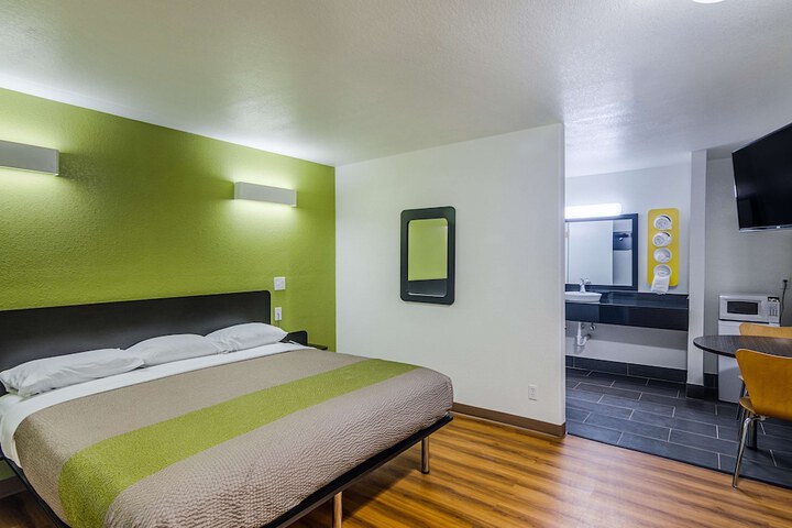 Room 12 of 31