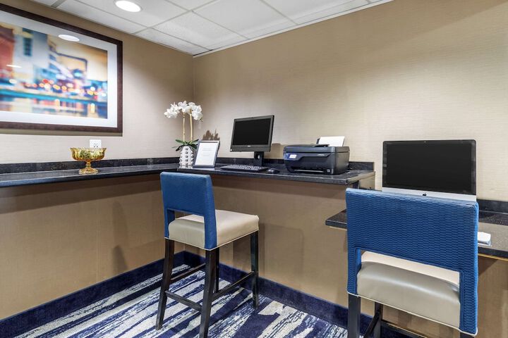 Comfort Inn & Suites Aberdeen near APG