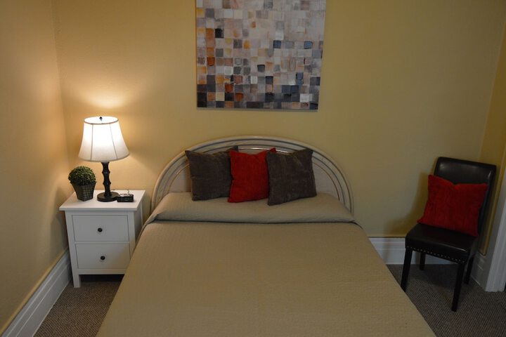 Room 32 of 35
