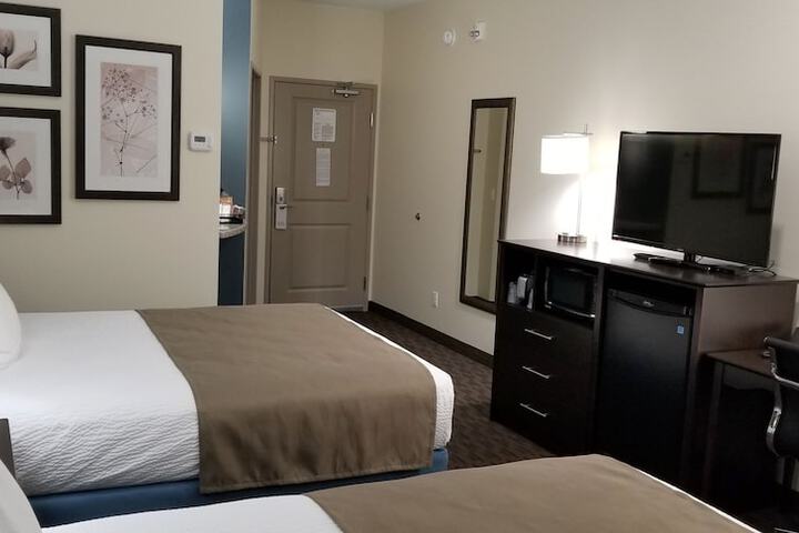 Room 27 of 38