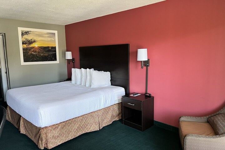 Room 7 of 25