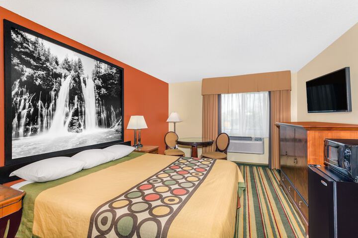 Room 15 of 27