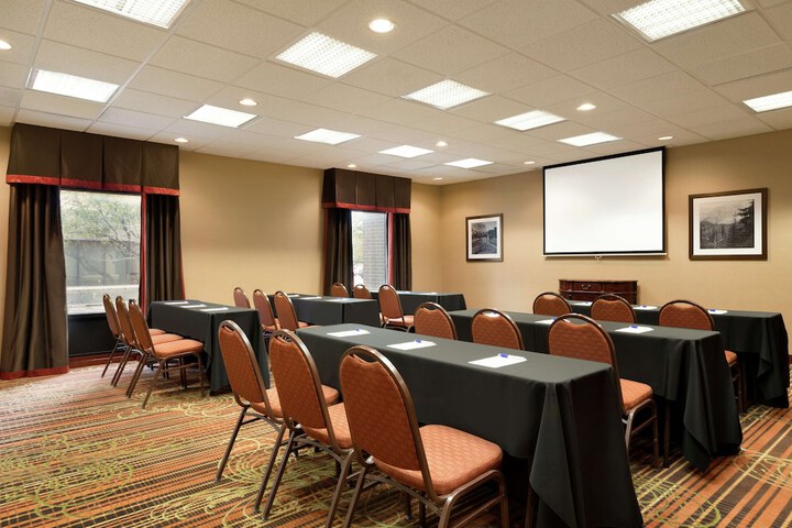 Hampton Inn Wichita Falls Sikes Senter Mall