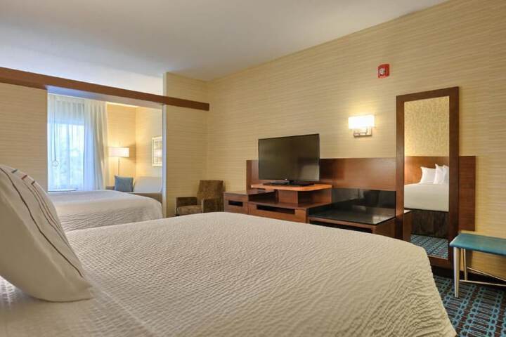 Room 13 of 22