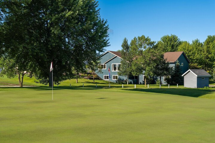 Little Crow Hotel & Conference Trademark by Wyndham