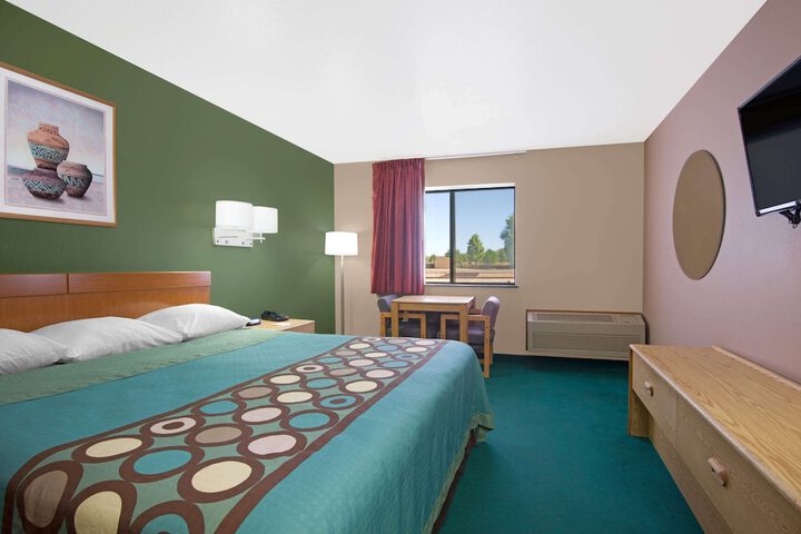 Room 8 of 15