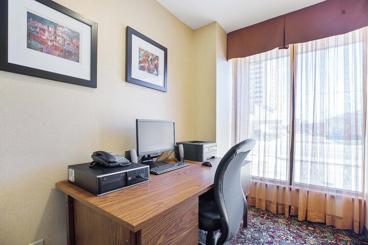 Business Center 37 of 37