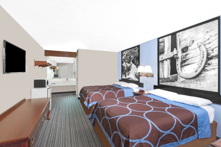 Room 10 of 21