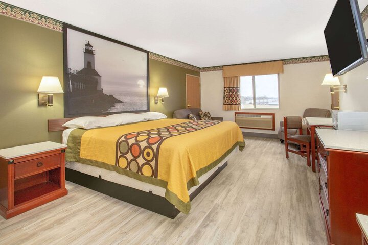 Room 7 of 17