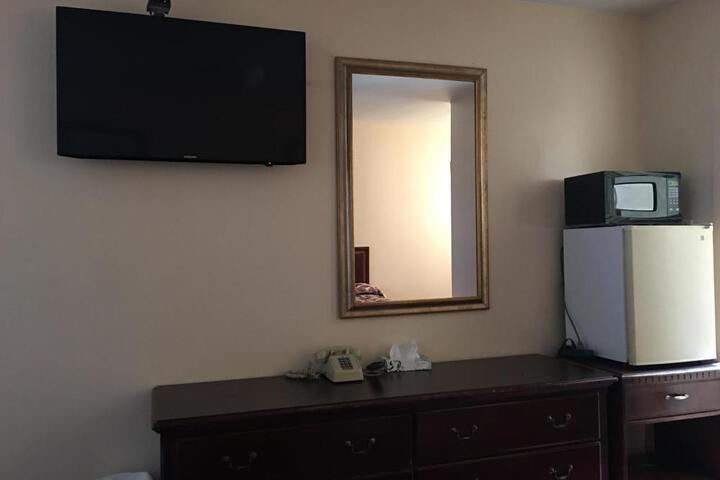 Knotty Pine Motel