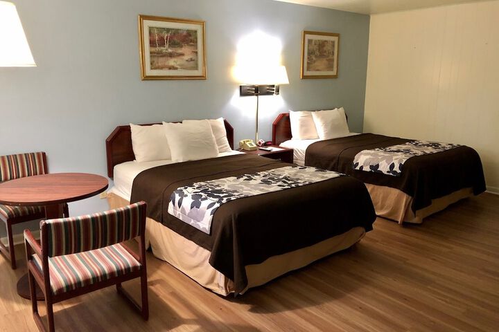 Room 11 of 28
