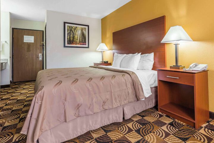 Quality Inn Sycamore - DeKalb