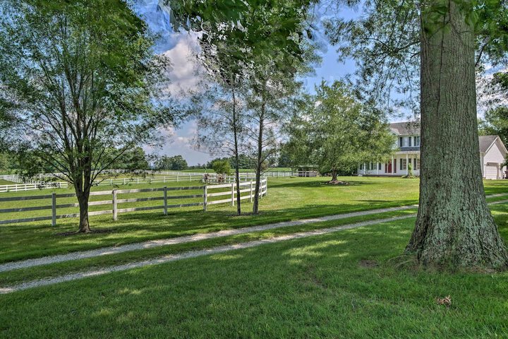 Renovated Bunkhouse on 12-acre Horse Farm!