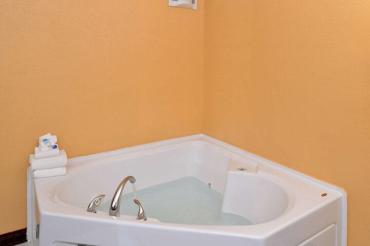 Americas Best Value Inn Geneva