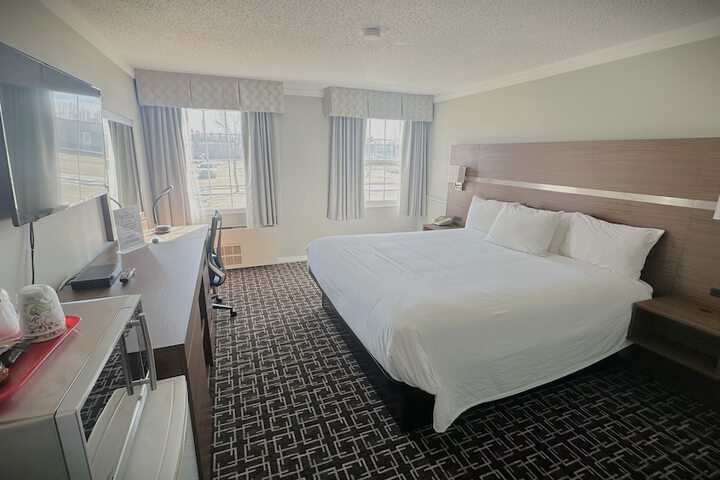 Room 32 of 53