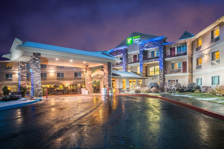 Hotel 8 of 80