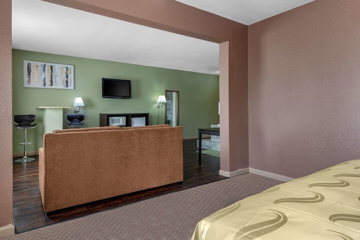 Room 19 of 35
