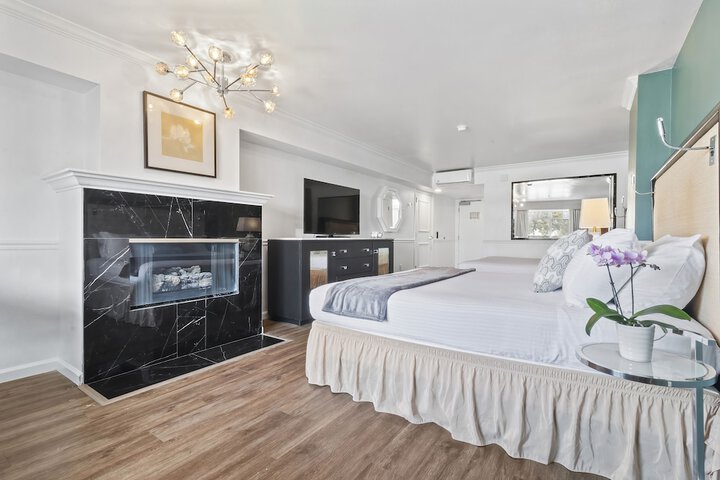Ascot Suites