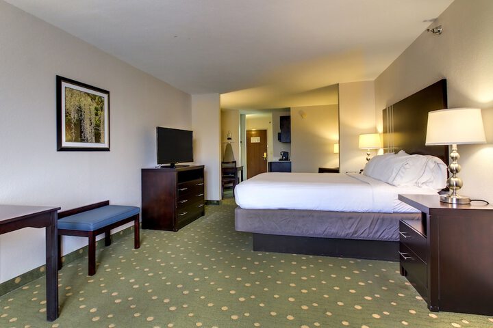 Room 51 of 80