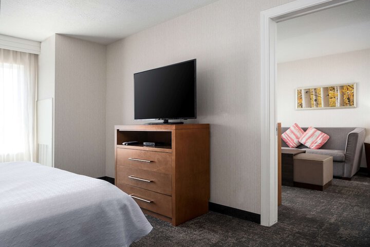 Room 42 of 103