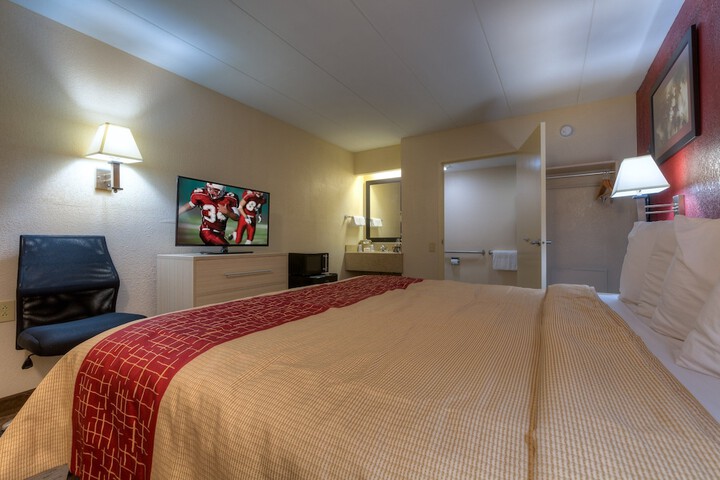 Room 16 of 28