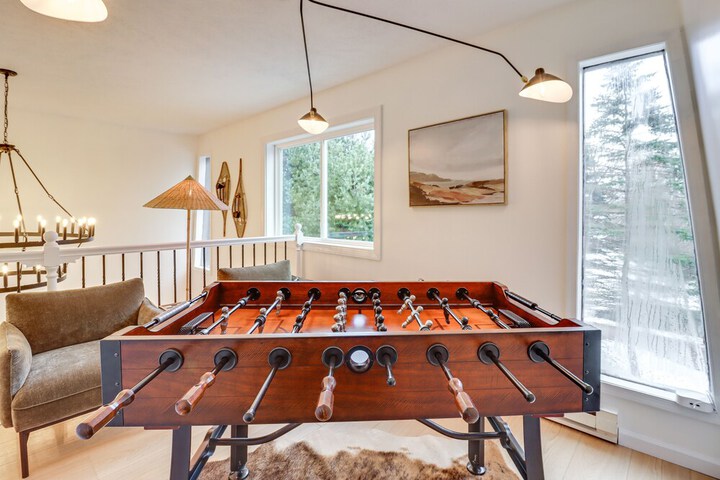Family Home in Long Pond w / Fire Pit & Lake Access